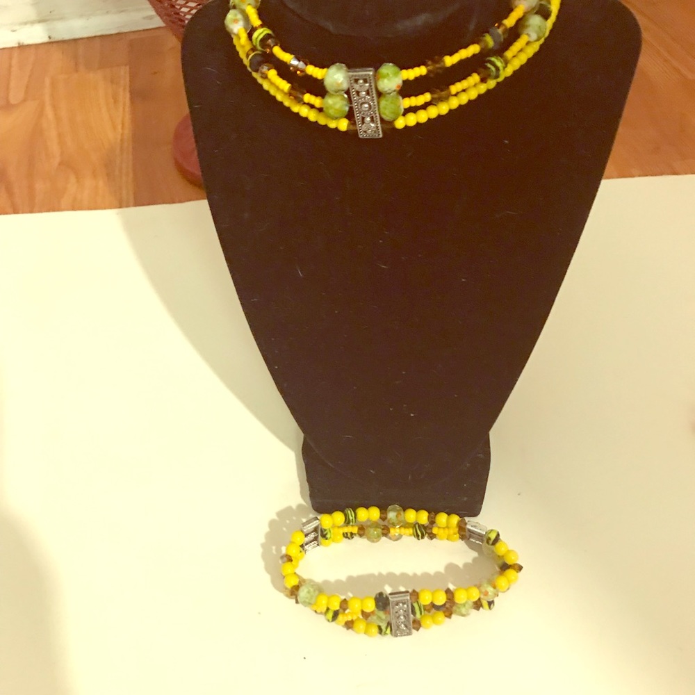 NECKLACE W/ BRACELET